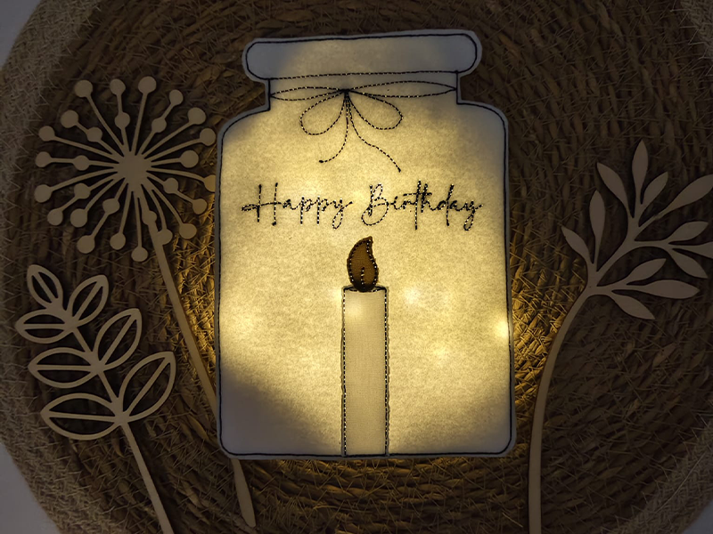 Vase mit Kerze Happy Birthday Wunscherfüller - ITH-Stickdatei